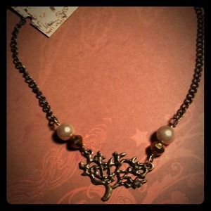 Twisted tree necklace