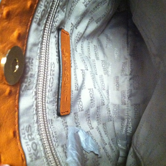 **SOLD** Michael Kors Authentic Crossbody - Picture 2 of 4