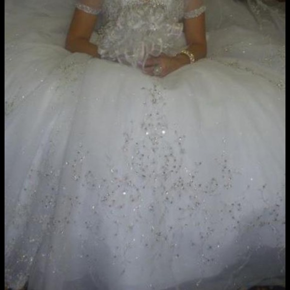 SOLD 😄😍😍 GORGEOUS DEMETRIOS WEDDING DRESS ✨ - Picture 2 of 4