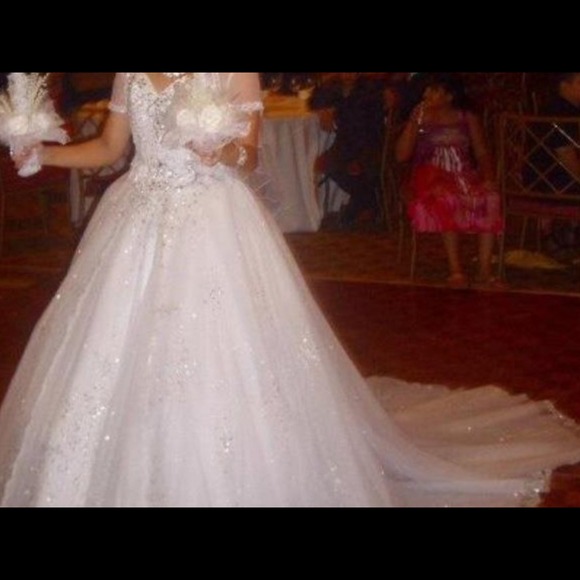 SOLD 😄😍😍 GORGEOUS DEMETRIOS WEDDING DRESS ✨ - Picture 3 of 4