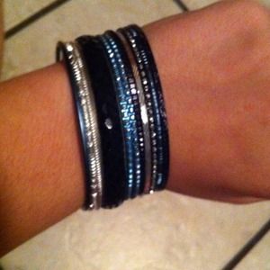 🚫Sold🚫🎁Blue silver and black bangles