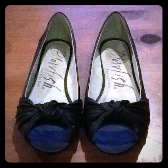 Peep toe shoes. NWOT