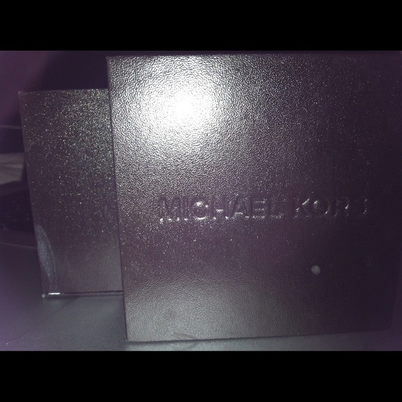 Michael kors rose gold womens watch - Picture 3 of 3