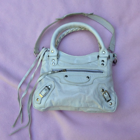 Adorable white leather handbag REDUCED!  💥SOLD
