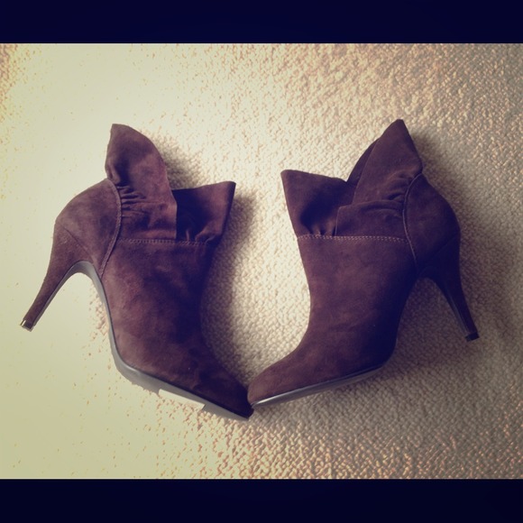 Nine West Boots - 🎉SOLD🎉 NINE WEST  suede ruffled bootie