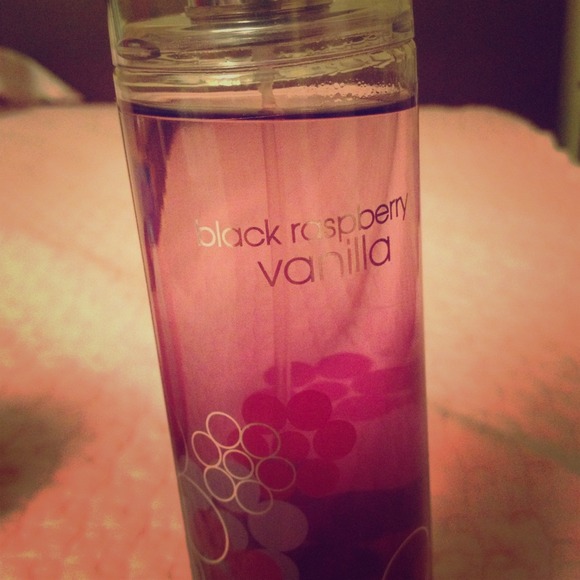 Black raspberry vanilla perfume