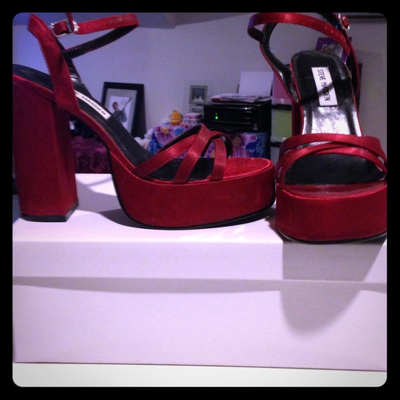 Steve Madden Shoes - Red platform dress shoes