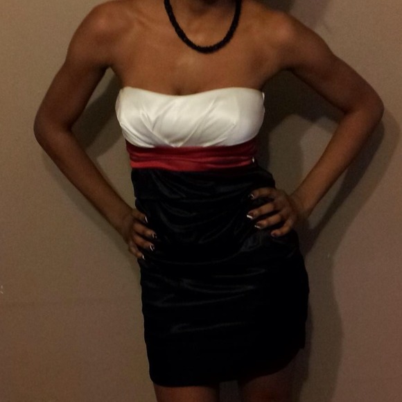 Short Party or Wedding Dress !