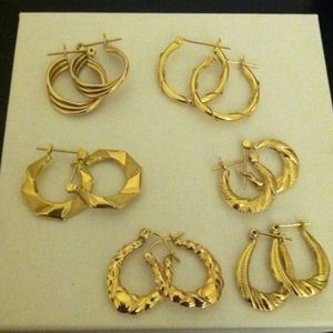 6 pairs of gold hoop earrings!!