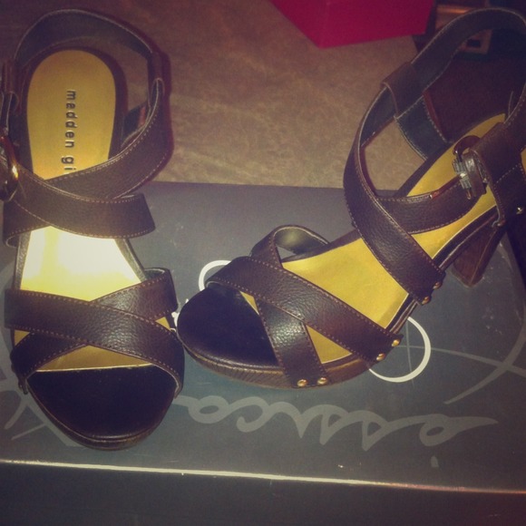 Madden girl sandal