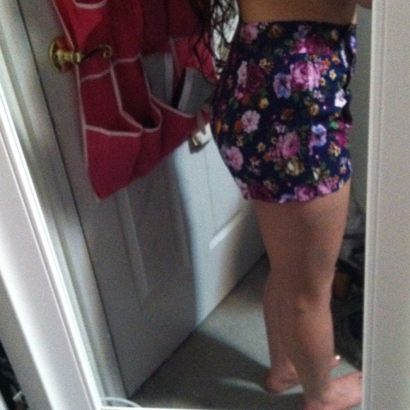 High waisted floral shorts - Picture 4 of 4