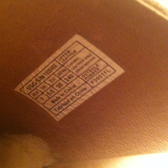 Authentic UGG clogs size 7 - Picture 4 of 4