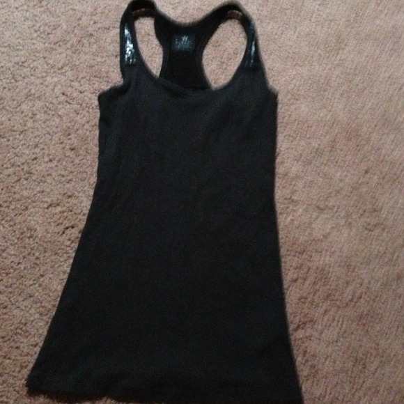Tank top bundle:) - Picture 3 of 3