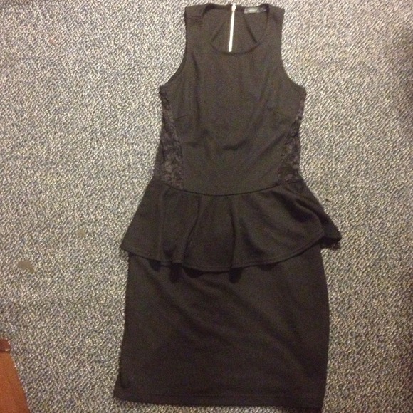 Dress - Picture 2 of 3