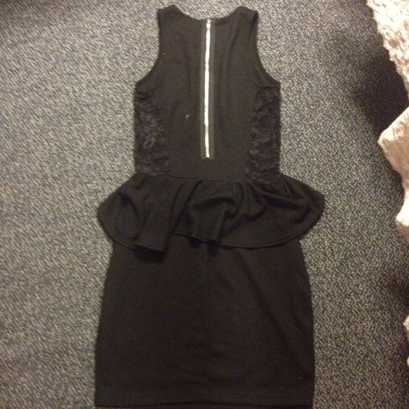 Dress - Picture 3 of 3