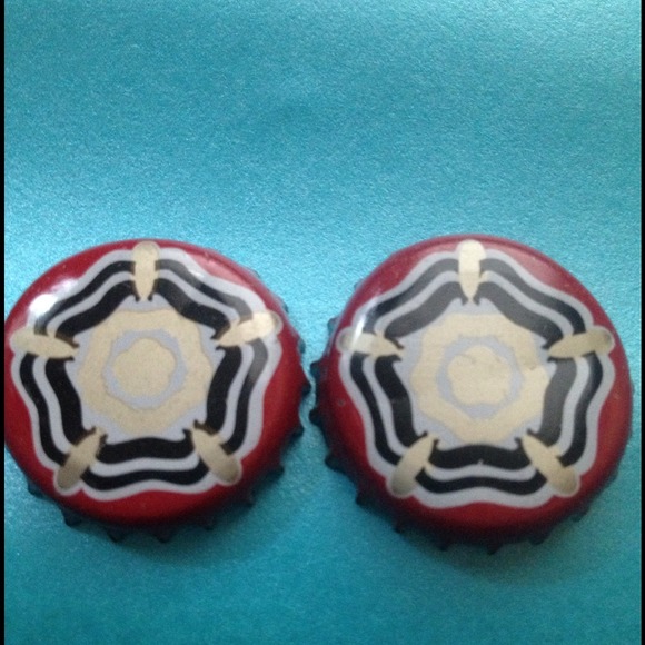 Flower Bottle Cap Earrings. - Picture 1 of 1