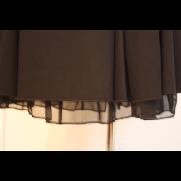 Cute black skirt - Picture 2 of 2