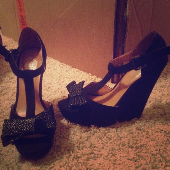 Black wedges vintage***** reserved for pinkvolcano