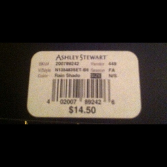 Tear drop earrings - Picture 2 of 2