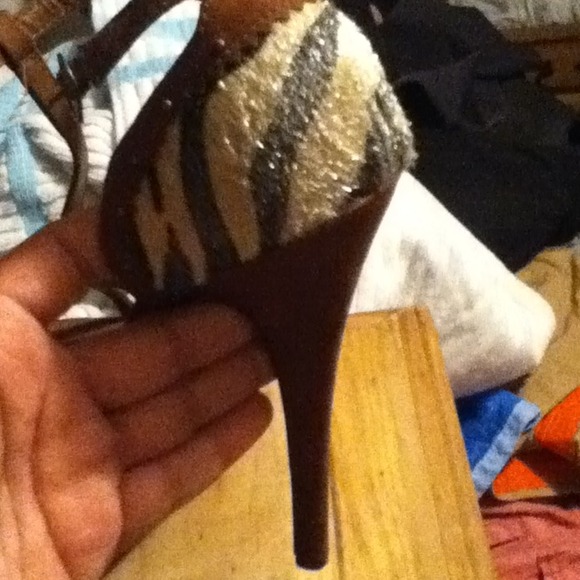 Zebra print heels - Picture 3 of 3