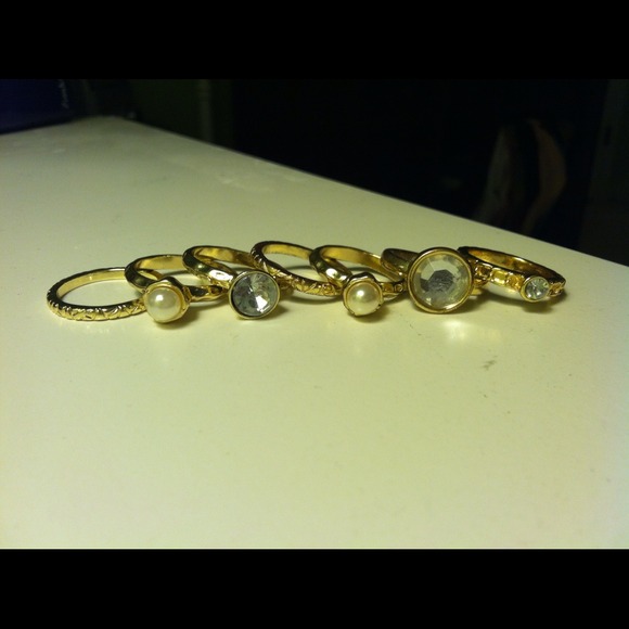 ✨REDUCED 7 piece Gold Stackable Ring Set