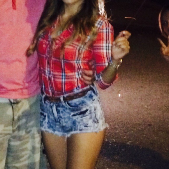 Plaid Top - Picture 2 of 2