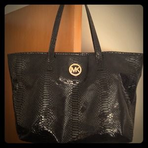 💖TRADE WITH LAPETITE🎀Authentic Michael Kors💖