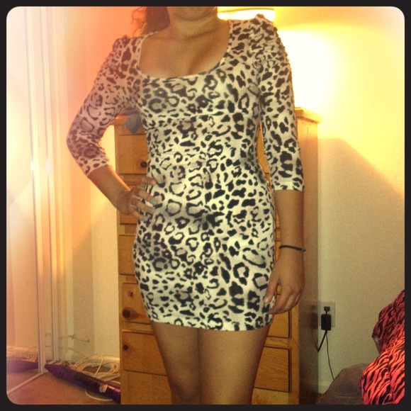 Dresses & Skirts - Cheetah dress