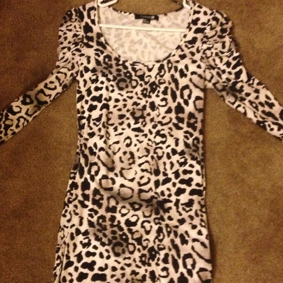 Cheetah dress - Picture 2 of 2