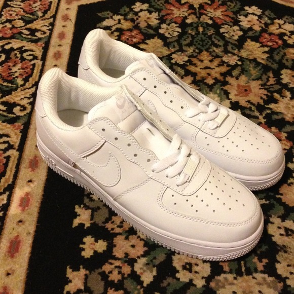 Nike Shoes - ✂️SALE✂️BRAND NEW airforce 1's