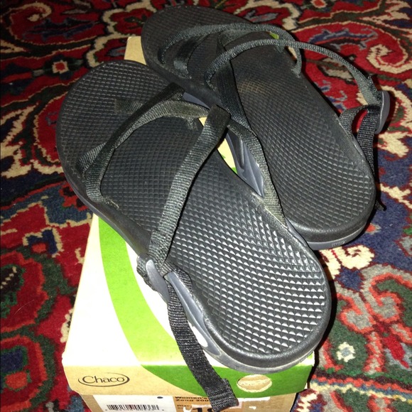 chaco zong sandals