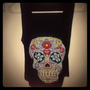 Black skull tank