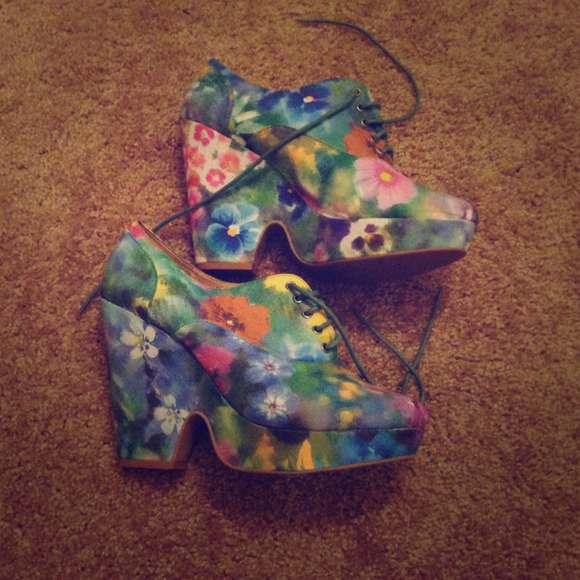 Floral Ecotè booties