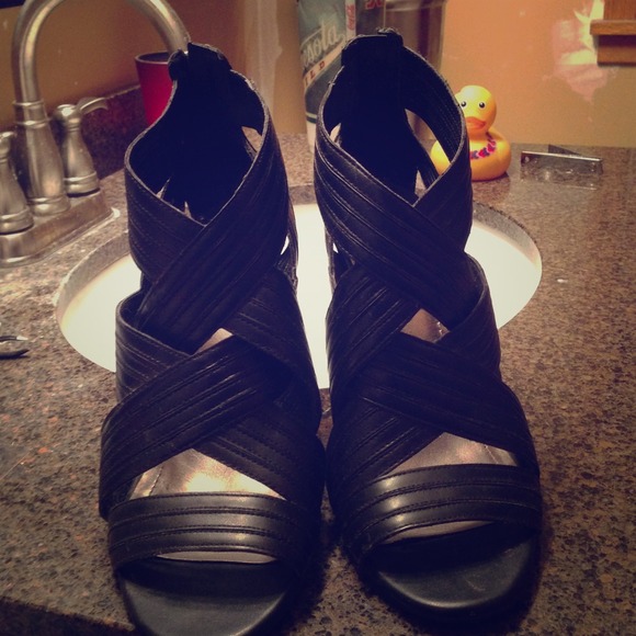 Size 9.5 BCBG heels