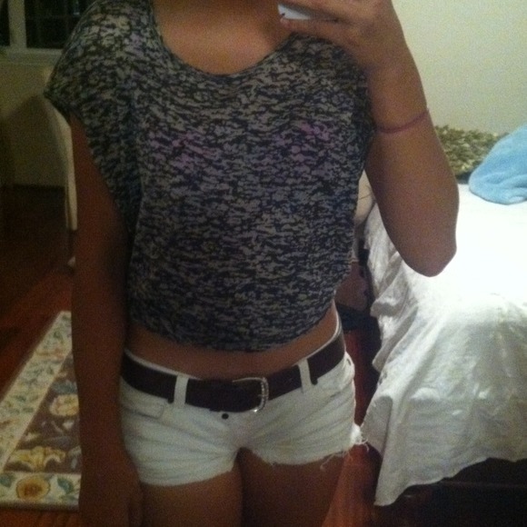 Black and white shirt - Picture 1 of 2