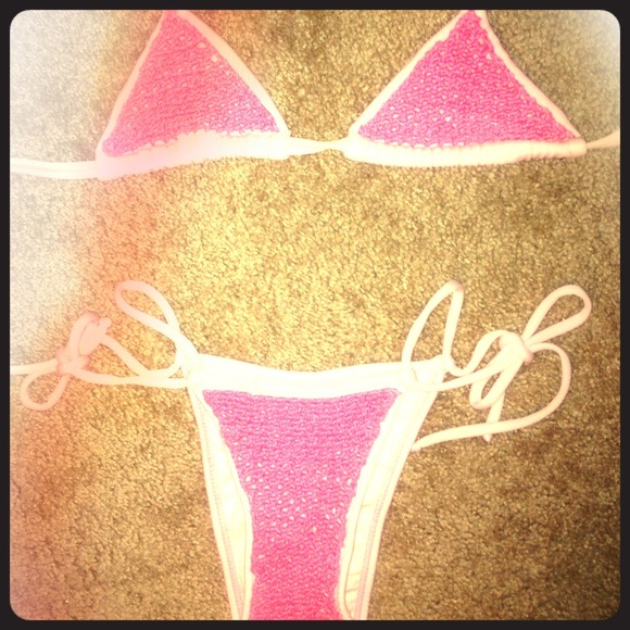 Knitted pink bakini