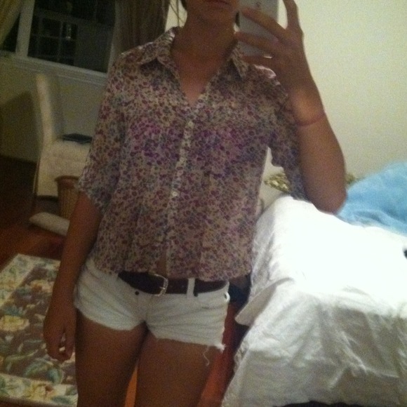 Flowery button up - Picture 1 of 1