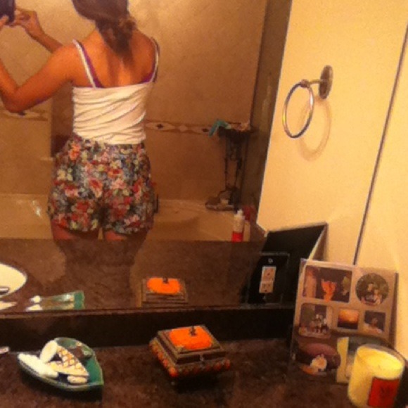 Flower printed loose high waited shorts - Picture 2 of 2