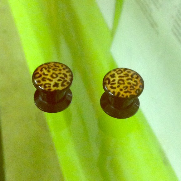 0g leopard plugs