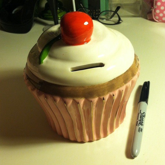 Juicy Couture Juicy Couture Whiteboard & Cupcake Bank Rare! from