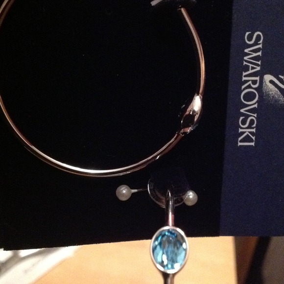 Swarovski blue crystal hoop earrings BRAND NEW!