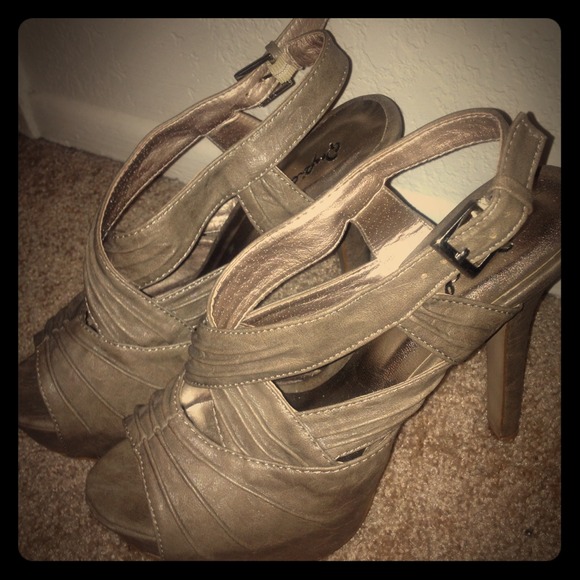 Taupe heels