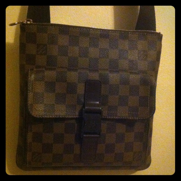 SOLD 💯% Authentic LV satchel.