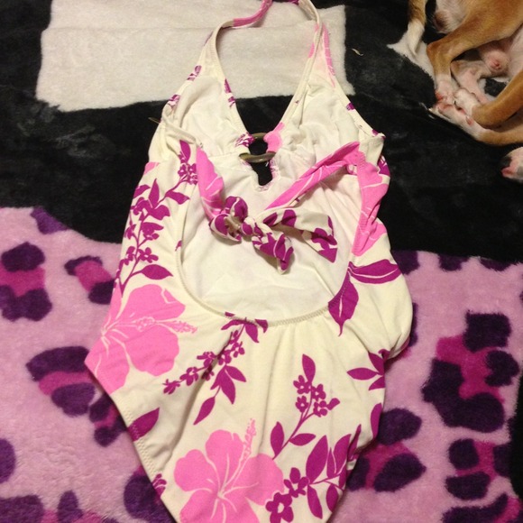 Bikini - Picture 3 of 4