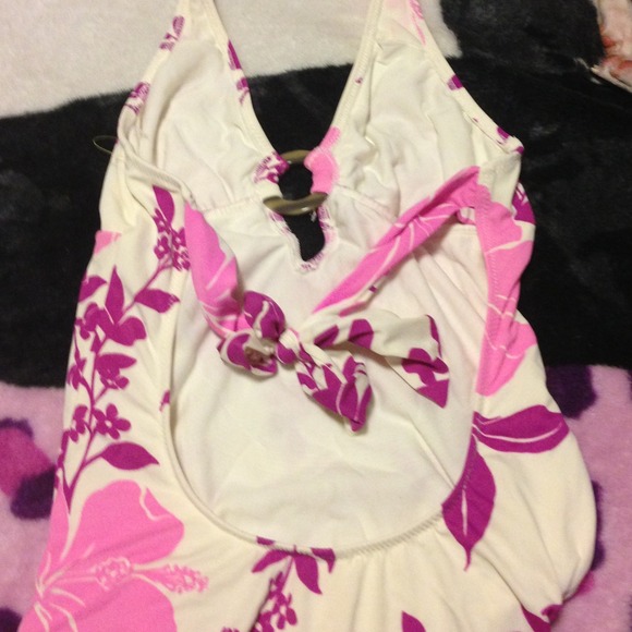 Bikini - Picture 4 of 4