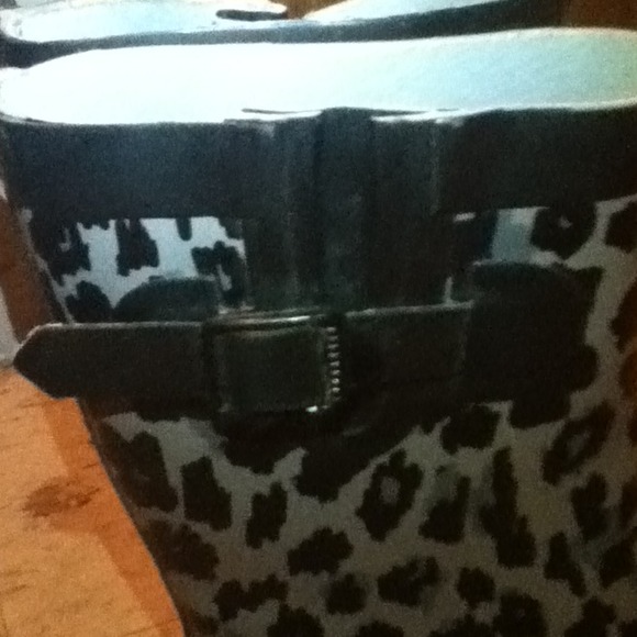☔👢CHEETAH RAINBOOTS !! ☔👢 - Picture 4 of 4