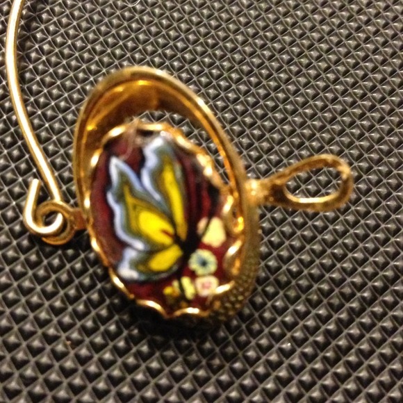 Gorgeous butterfly bracelet - Picture 3 of 3