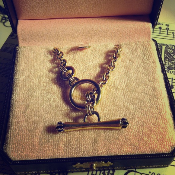 Juicy Couture Toggle Necklace