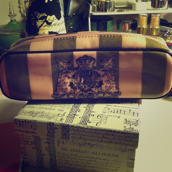 Juicy Couture Make-Up/Travel Case