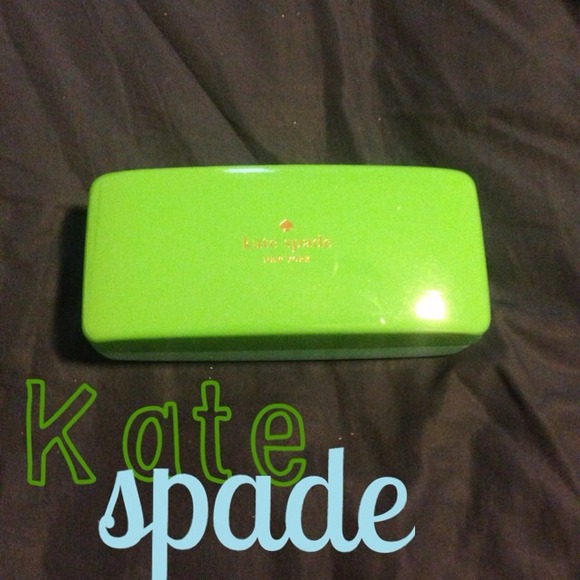 ⛔⛔⛔ SOLD ⛔⛔⛔ Kate Spade Sunnies Case!